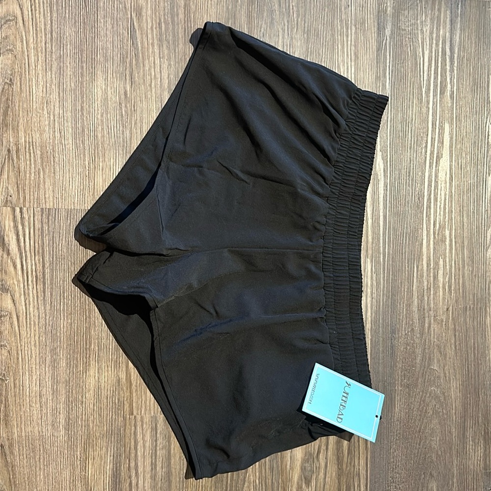 Fleo mid rise shorts with liner, brand new women’s size large
